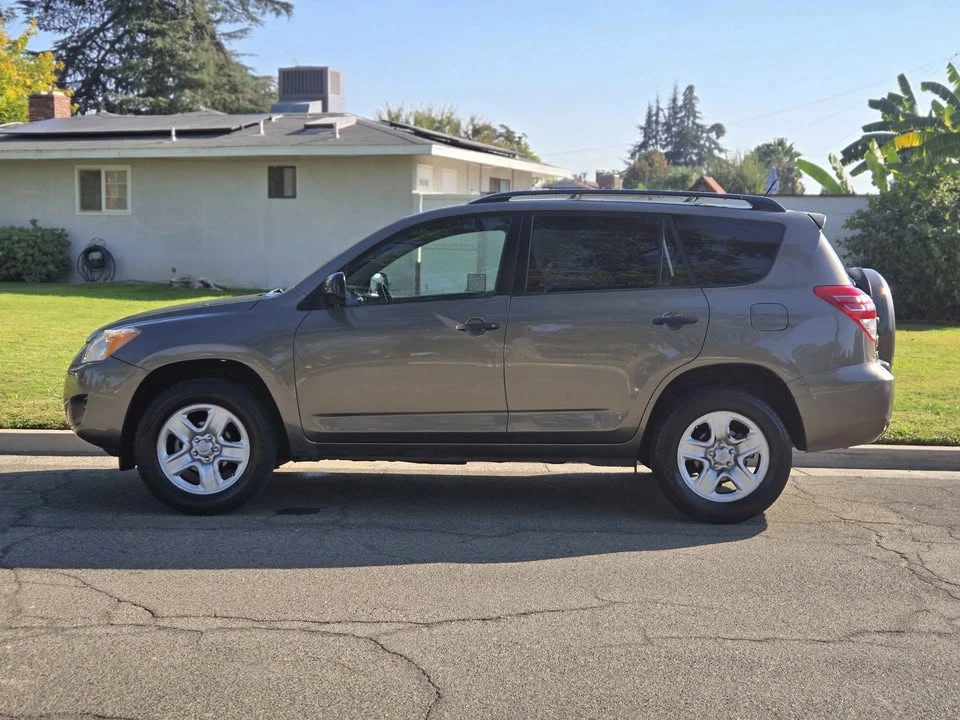 2010 Toyota RAV4 3rd Gen - Image 3 of 11