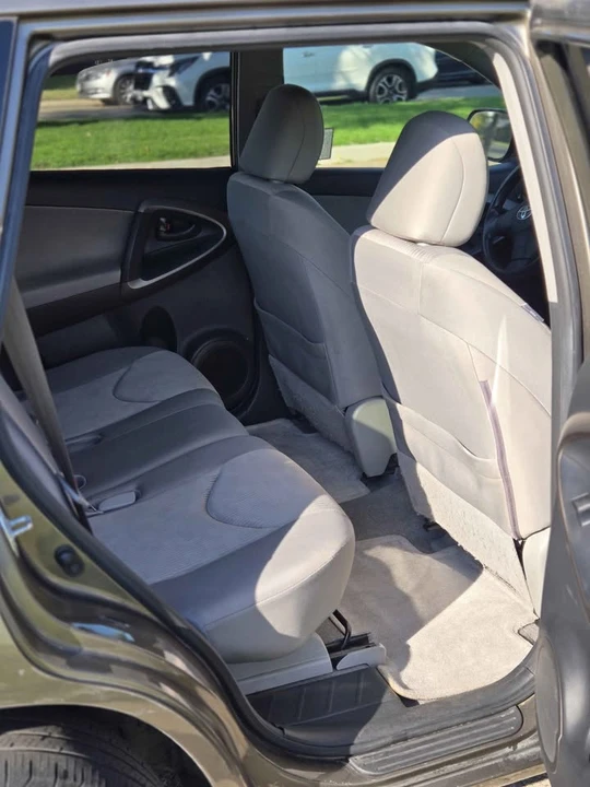 2010 Toyota RAV4 3rd Gen - Image 9 of 11