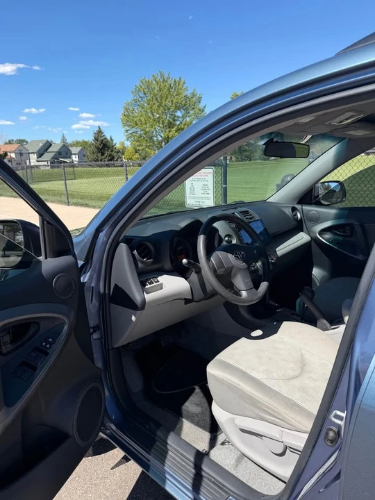 2010 Toyota RAV4 3rd Gen - Image 11 of 16
