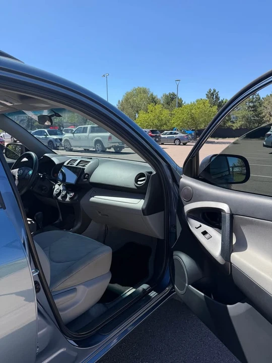 2010 Toyota RAV4 3rd Gen - Image 10 of 16