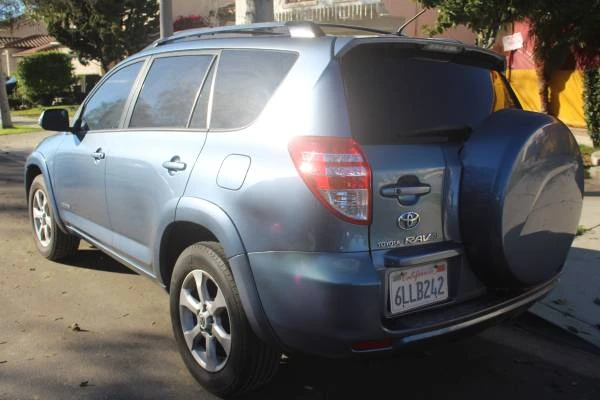 2010 Toyota RAV4 3rd Gen - Image 9 of 12