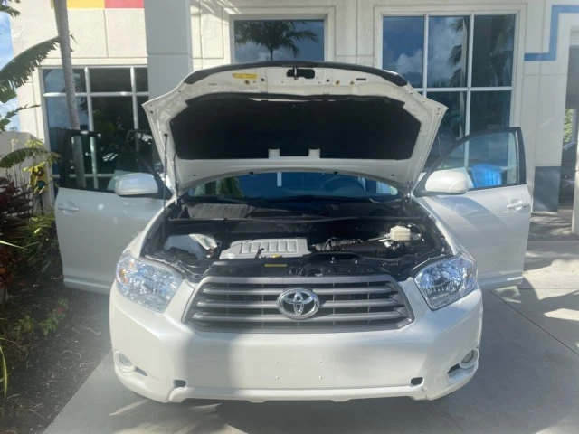 2010 Toyota Highlander - Image 18 of 21
