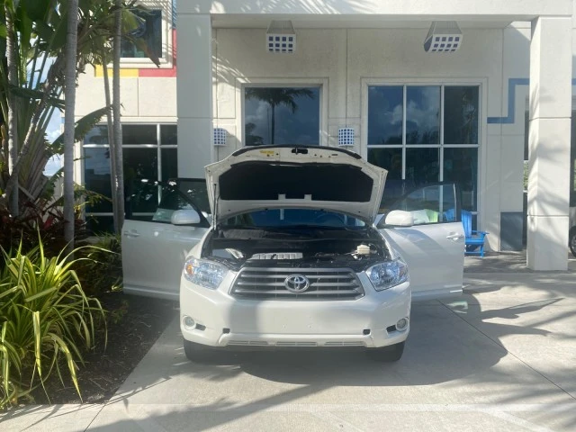 2010 Toyota Highlander - Image 17 of 21
