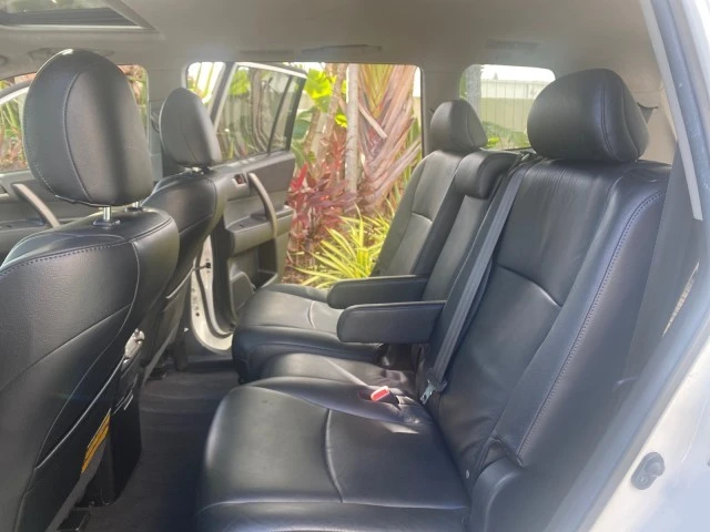 2010 Toyota Highlander - Image 15 of 21