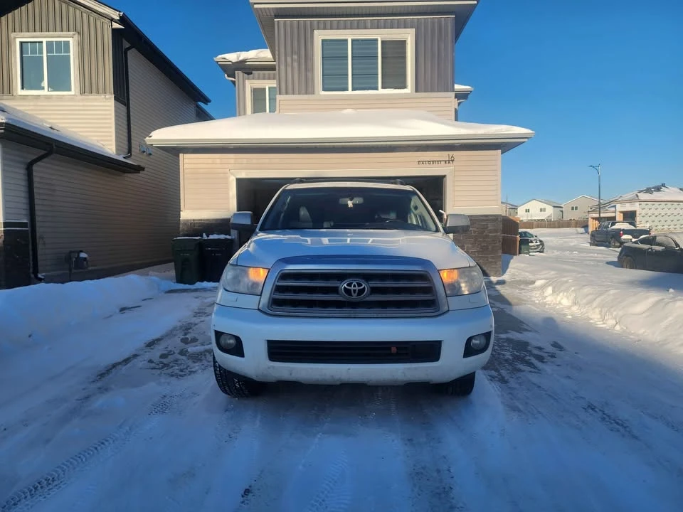 2010 Toyota Sequoia 2nd Gen - Image 2 of 8