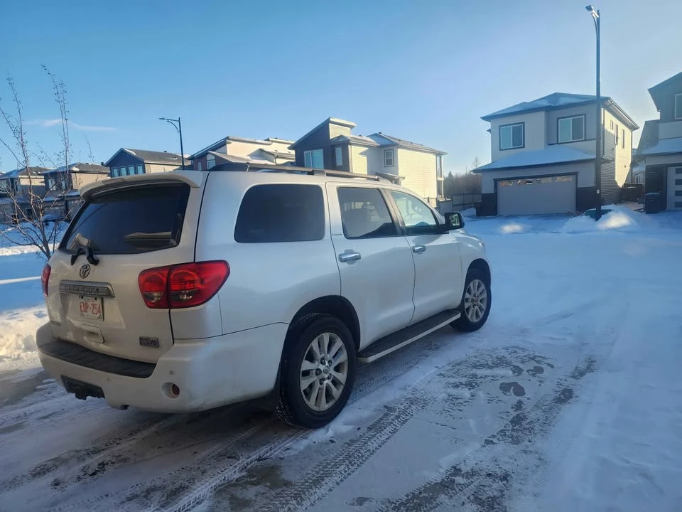 2010 Toyota Sequoia 2nd Gen - Image 4 of 8