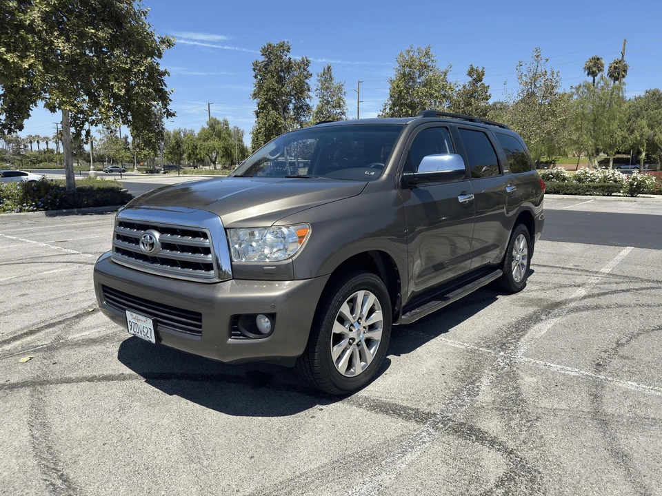 2010 Toyota Sequoia 2nd Gen - Image 2 of 31