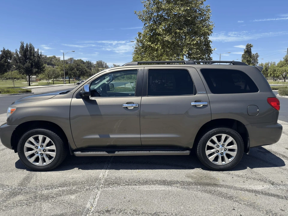 2010 Toyota Sequoia 2nd Gen - Image 3 of 31