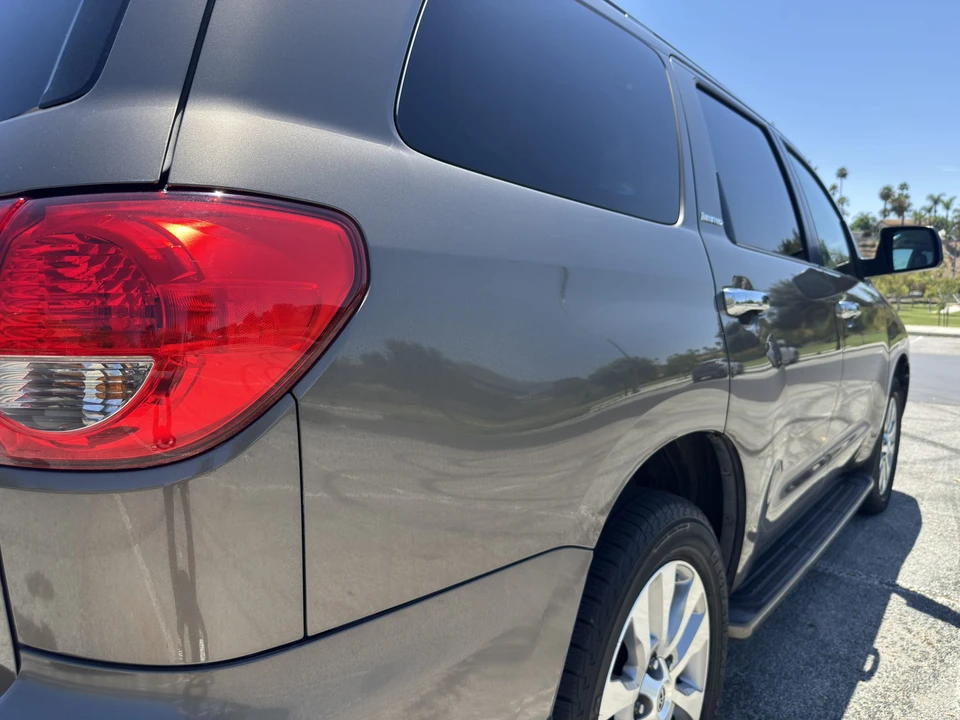2010 Toyota Sequoia 2nd Gen - Image 21 of 31