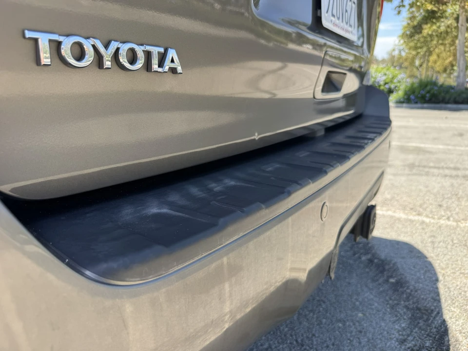 2010 Toyota Sequoia 2nd Gen - Image 25 of 31