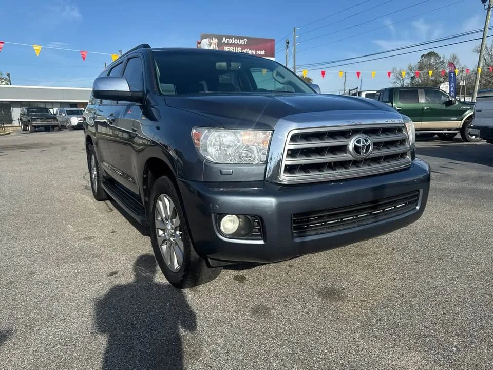 2010 Toyota Sequoia 2nd Gen - Image 5 of 17