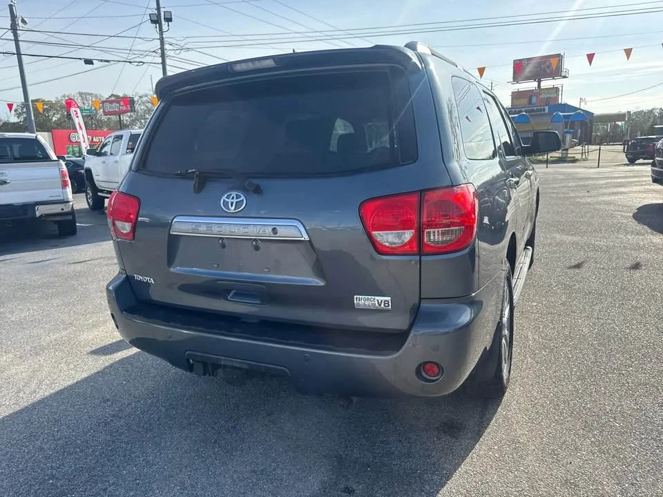 2010 Toyota Sequoia 2nd Gen - Image 11 of 17