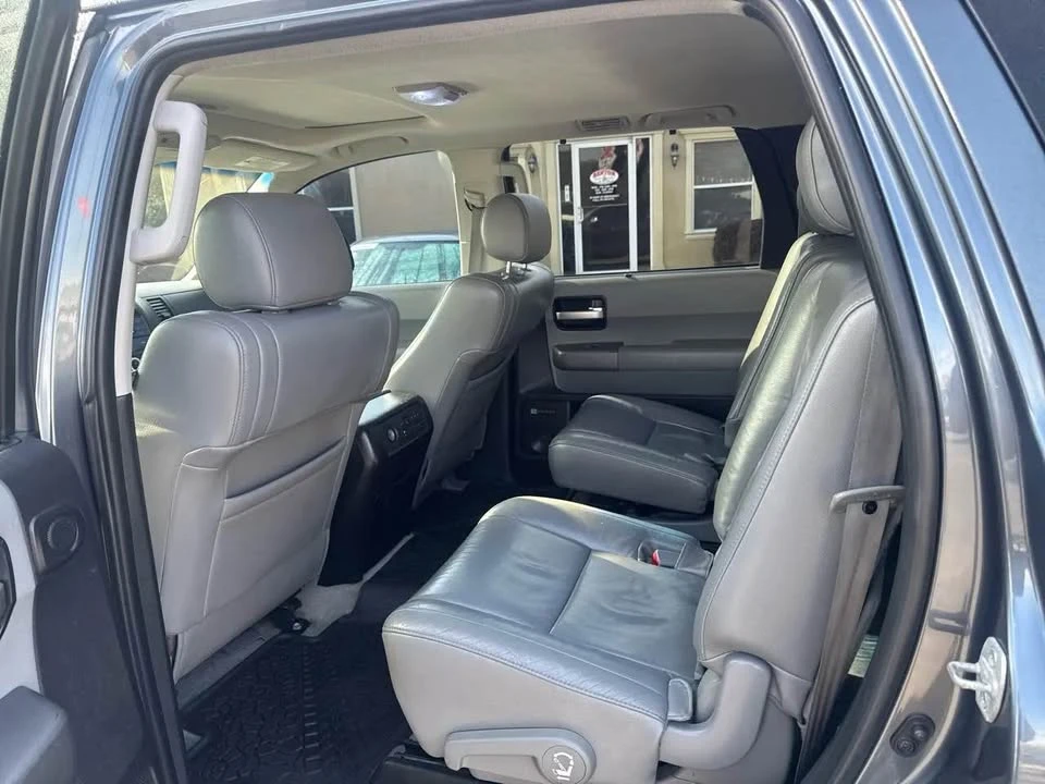 2010 Toyota Sequoia 2nd Gen - Image 16 of 17