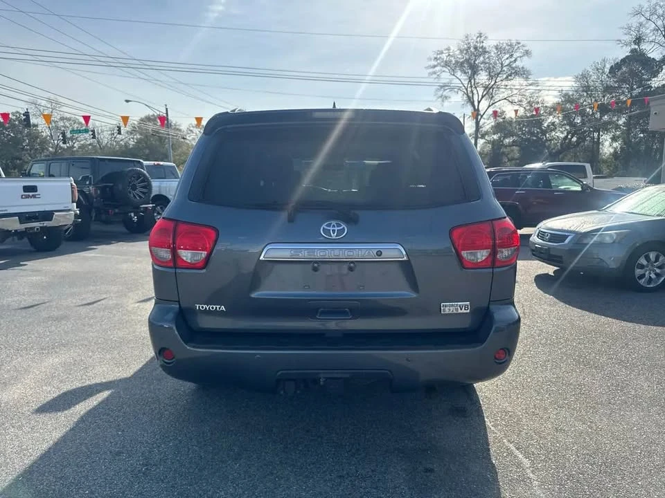 2010 Toyota Sequoia 2nd Gen - Image 8 of 17