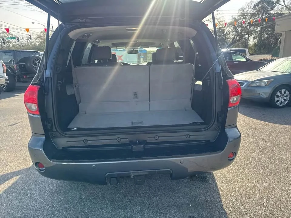 2010 Toyota Sequoia 2nd Gen - Image 7 of 17