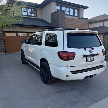 2010 Toyota Sequoia Platinum