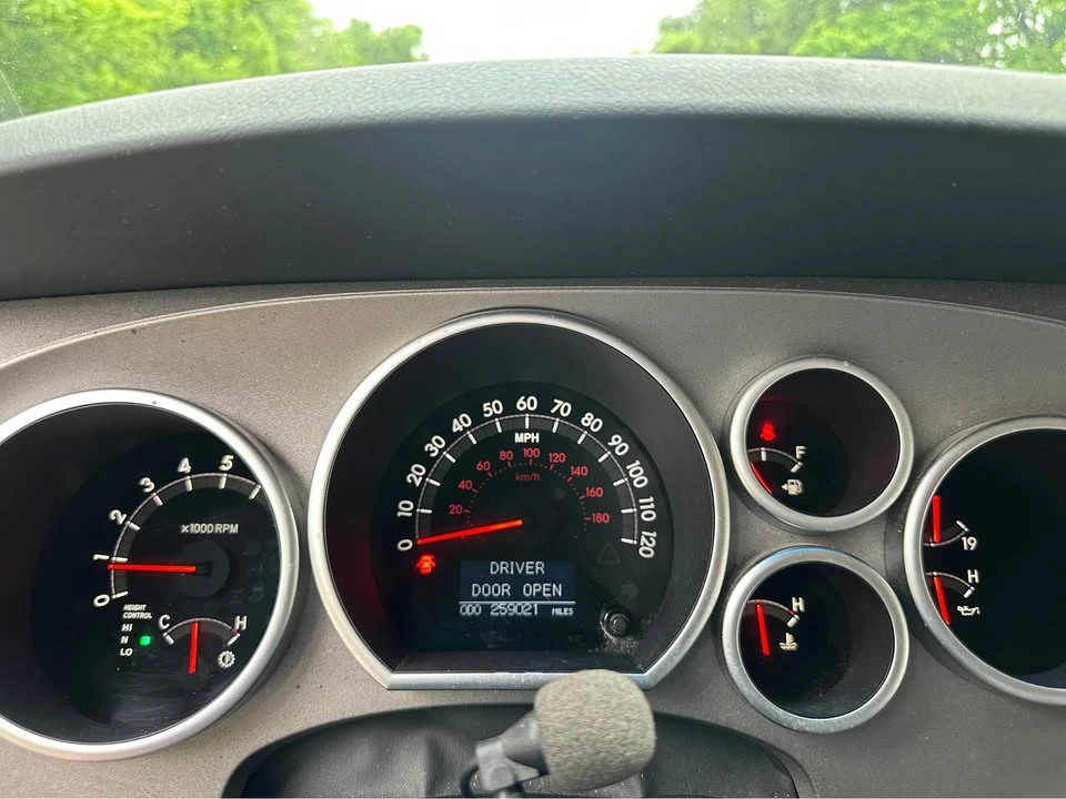 2010 Toyota Sequoia 2nd Gen - Image 14 of 20