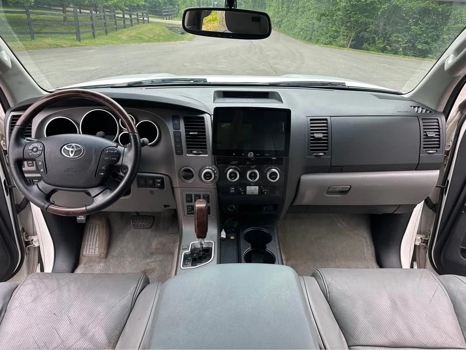 2010 Toyota Sequoia 2nd Gen - Image 10 of 20