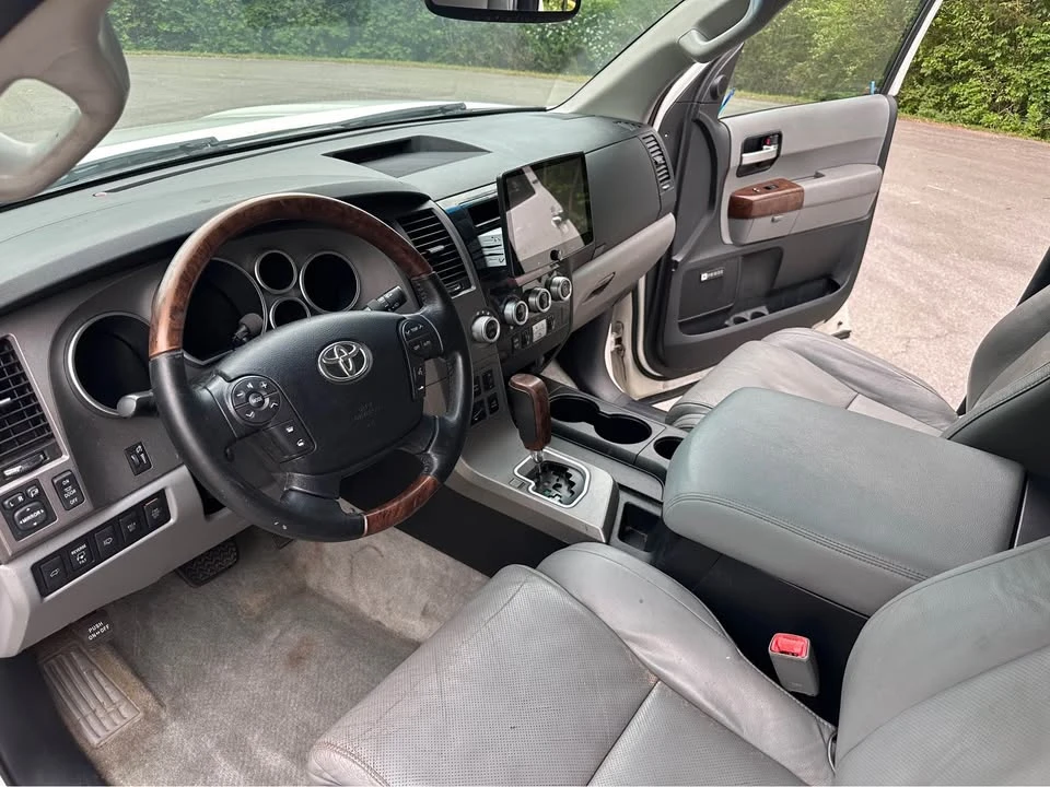 2010 Toyota Sequoia 2nd Gen - Image 7 of 20