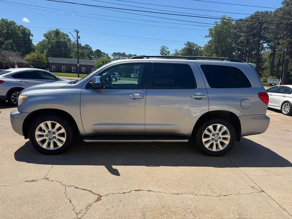 2010 Toyota Sequoia 2nd Gen - Image 2 of 20