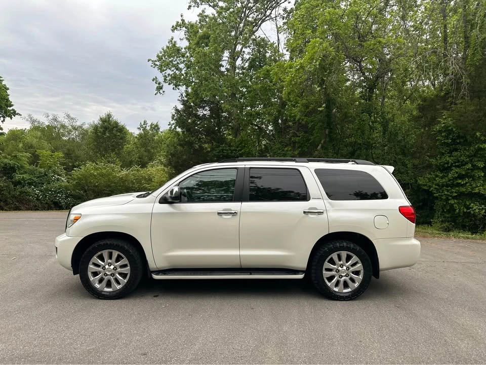 2010 Toyota Sequoia 2nd Gen - Image 5 of 20