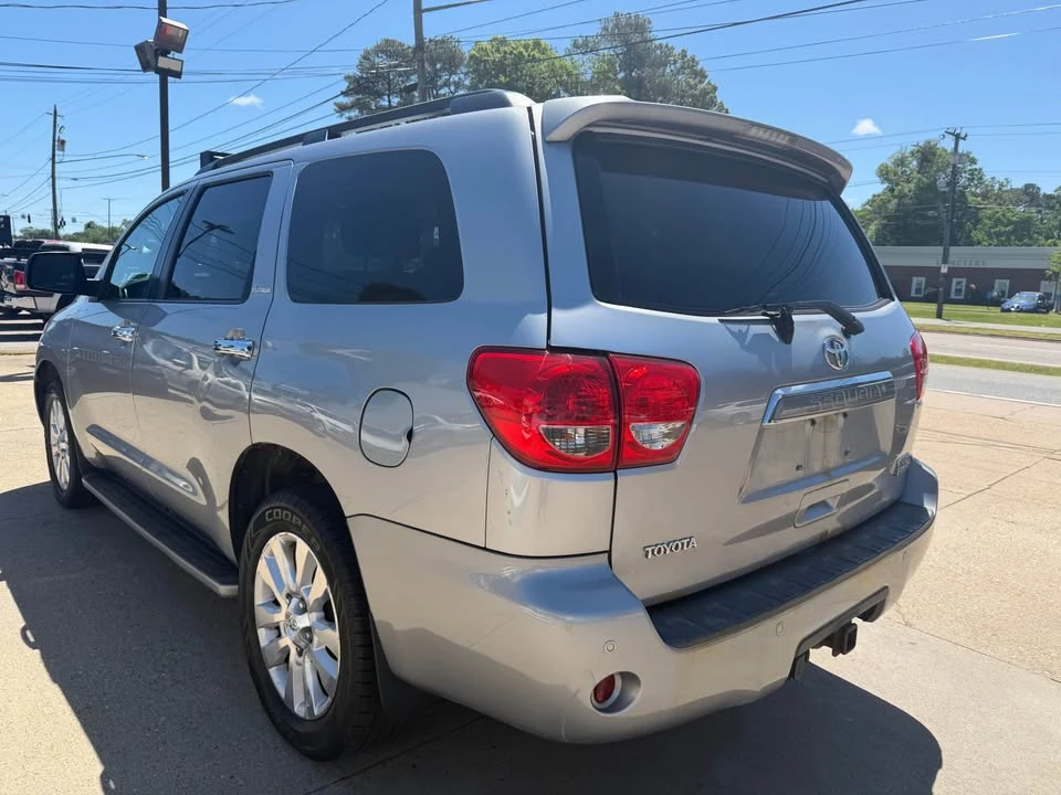 2010 Toyota Sequoia 2nd Gen - Image 8 of 20