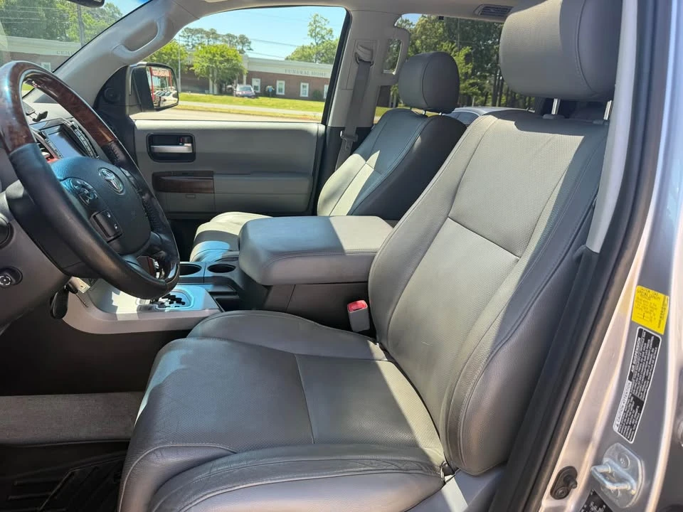 2010 Toyota Sequoia 2nd Gen - Image 11 of 20