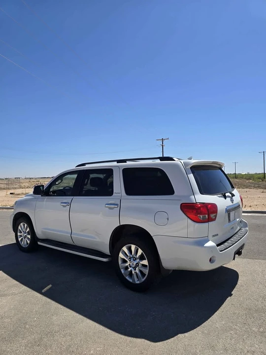 2010 Toyota Sequoia 2nd Gen - Image 5 of 13