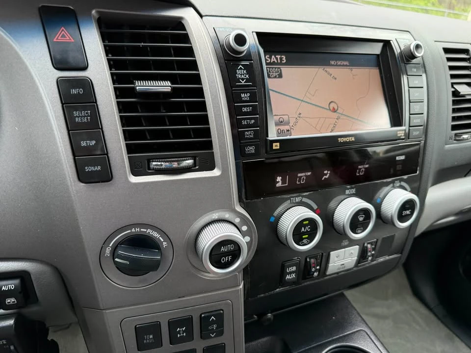2010 Toyota Sequoia 2nd Gen - Image 17 of 19