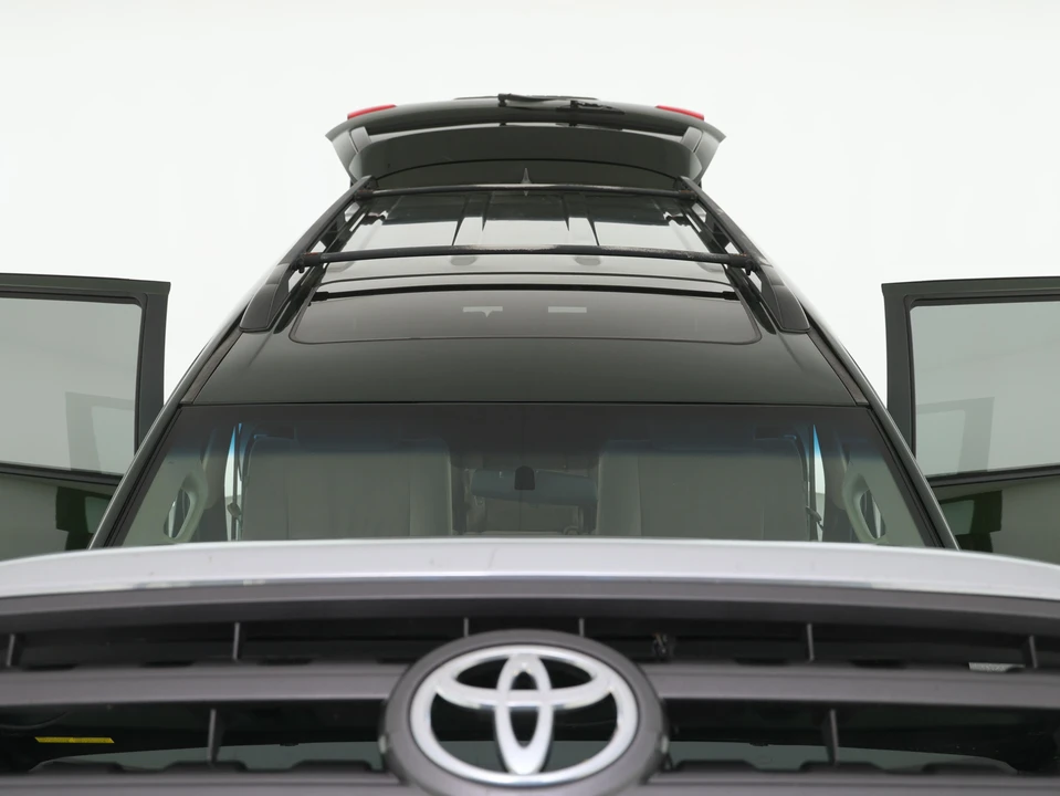 2010 Toyota Sequoia 2nd Gen - Image 16 of 31
