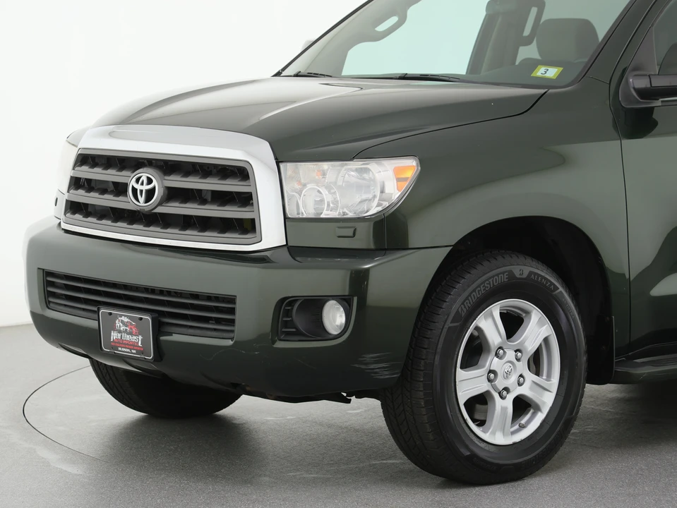 2010 Toyota Sequoia 2nd Gen - Image 13 of 31