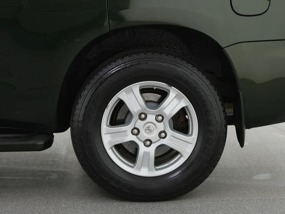 2010 Toyota Sequoia 2nd Gen - Image 27 of 31