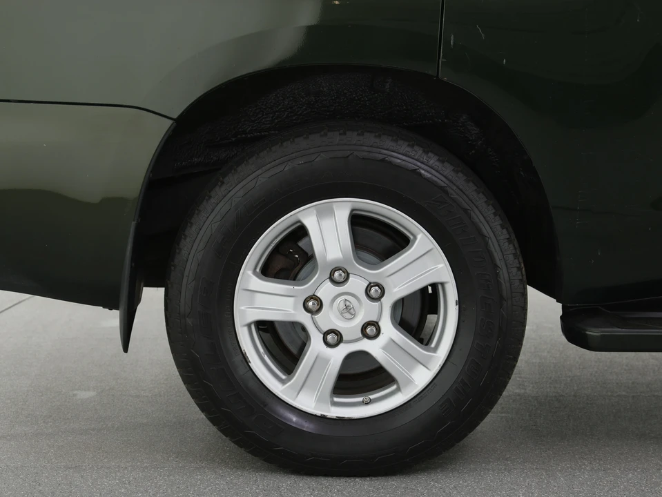2010 Toyota Sequoia 2nd Gen - Image 28 of 31