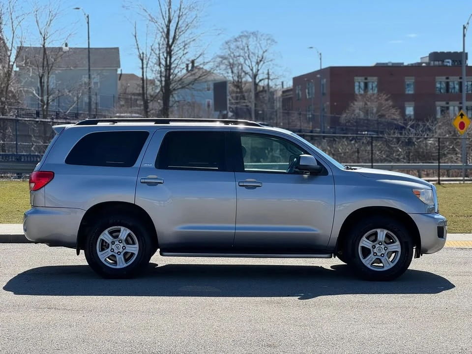 2010 Toyota Sequoia 2nd Gen - Image 2 of 20