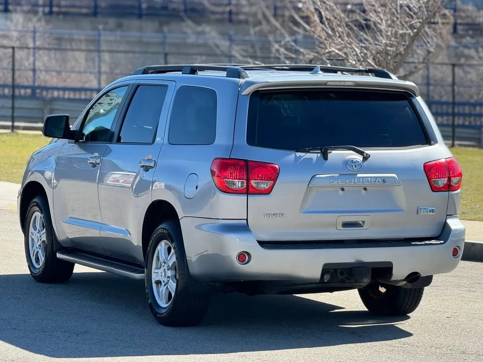 2010 Toyota Sequoia 2nd Gen - Image 6 of 20