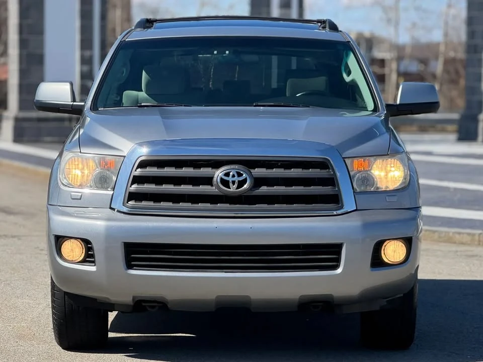 2010 Toyota Sequoia 2nd Gen - Image 4 of 20
