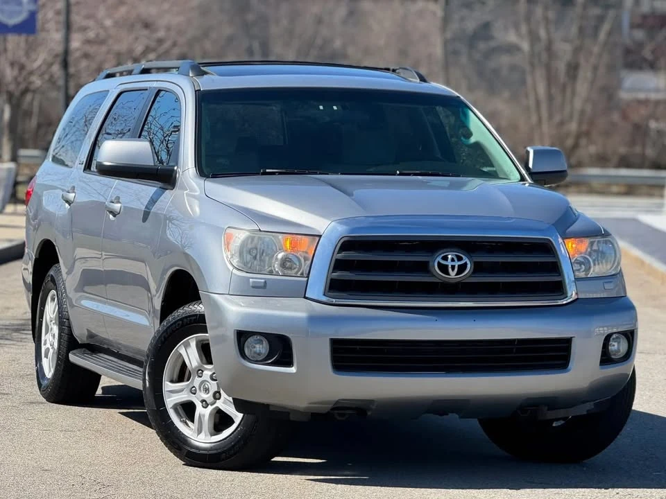 2010 Toyota Sequoia 2nd Gen - Image 3 of 20