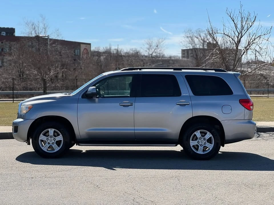 2010 Toyota Sequoia 2nd Gen - Image 5 of 20