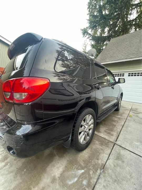2010 Toyota Sequoia 2nd Gen - Image 9 of 15