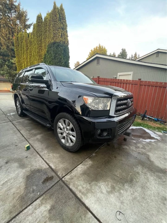 2010 Toyota Sequoia 2nd Gen - Image 10 of 15