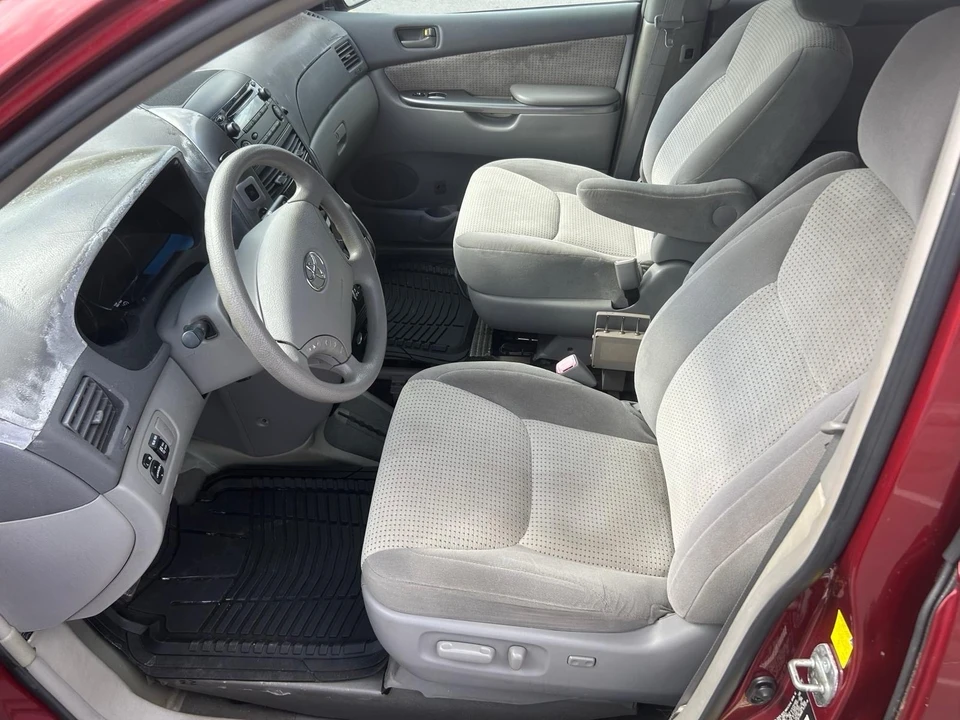 2010 Toyota Sienna 2nd Gen - Image 12 of 21
