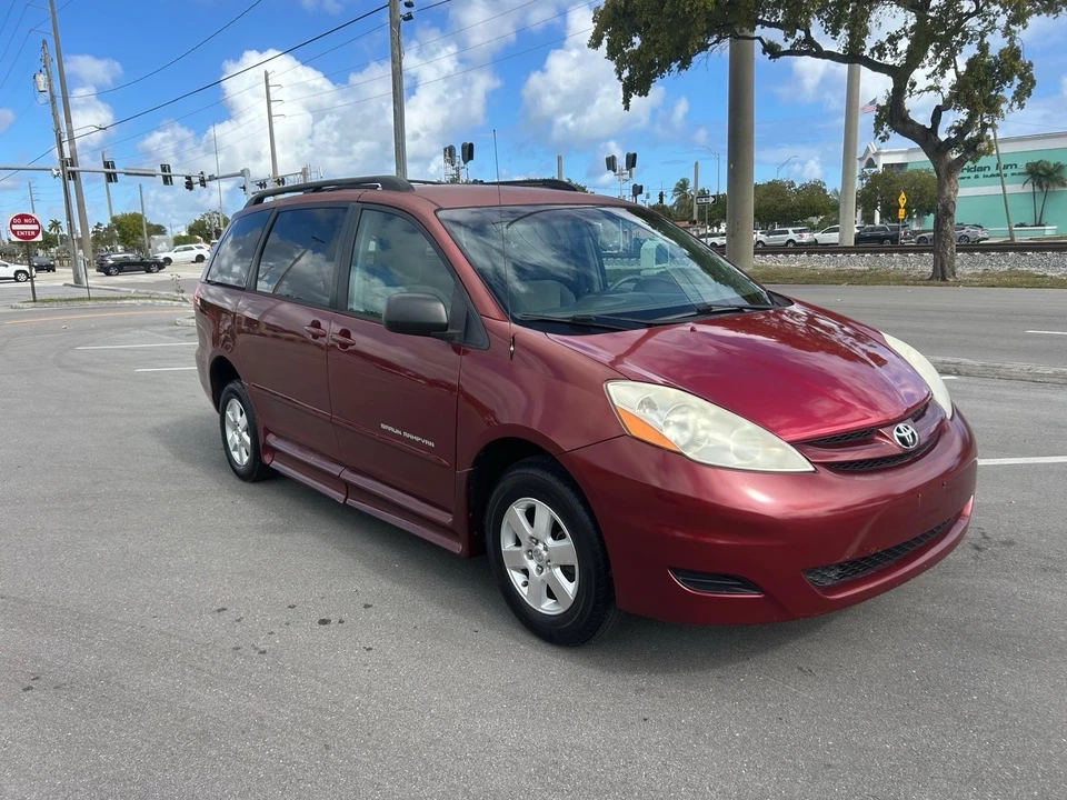2010 Toyota Sienna 2nd Gen - Image 2 of 21