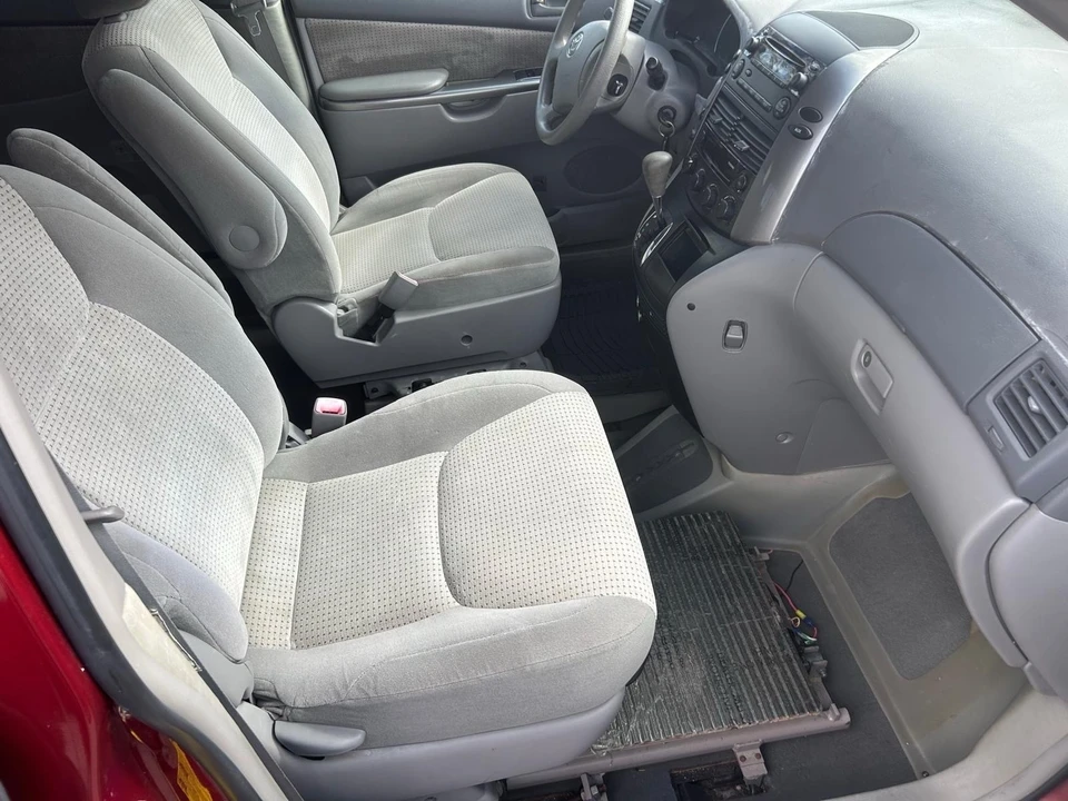 2010 Toyota Sienna 2nd Gen - Image 18 of 21