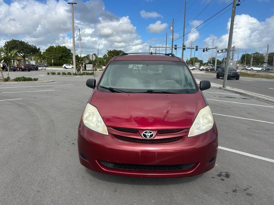 2010 Toyota Sienna 2nd Gen - Image 3 of 21