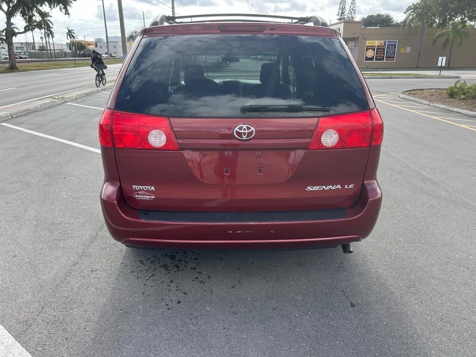 2010 Toyota Sienna 2nd Gen - Image 11 of 21