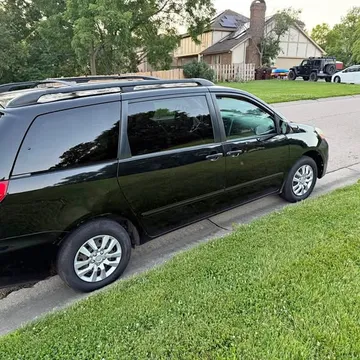 2010 Toyota Sienna LE