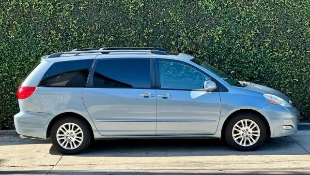 2010 Toyota Sienna 2nd Gen - Image 3 of 21