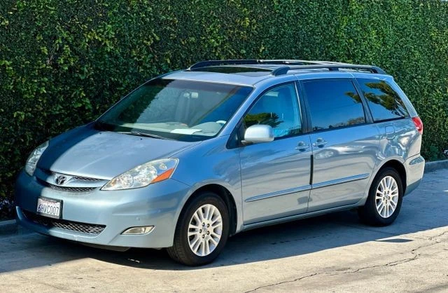 2010 Toyota Sienna 2nd Gen - Image 11 of 21