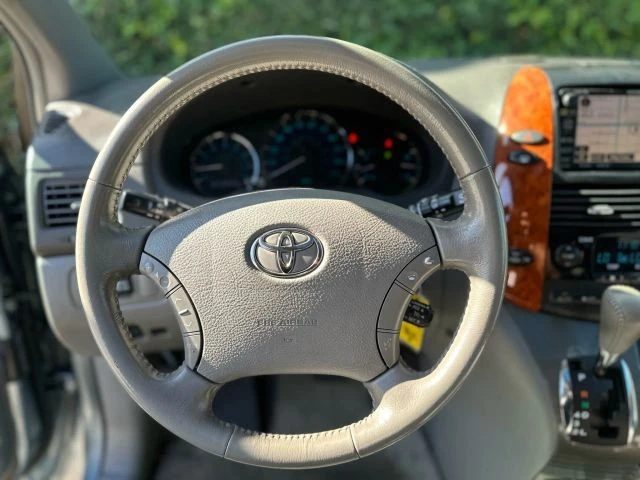 2010 Toyota Sienna 2nd Gen - Image 18 of 21