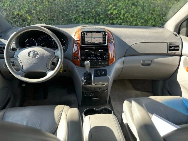 2010 Toyota Sienna 2nd Gen - Image 19 of 21